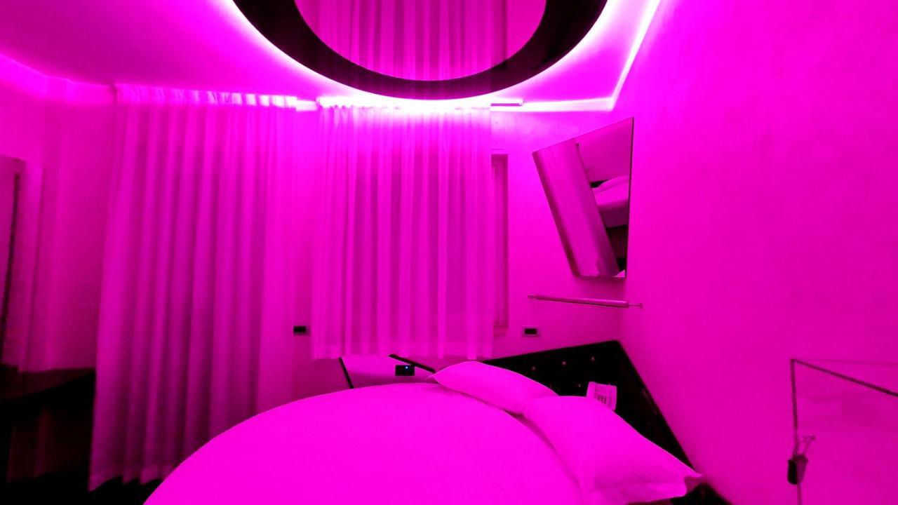 C rooms - Love Motel Monza Cinisello Balsamo Esterno foto
