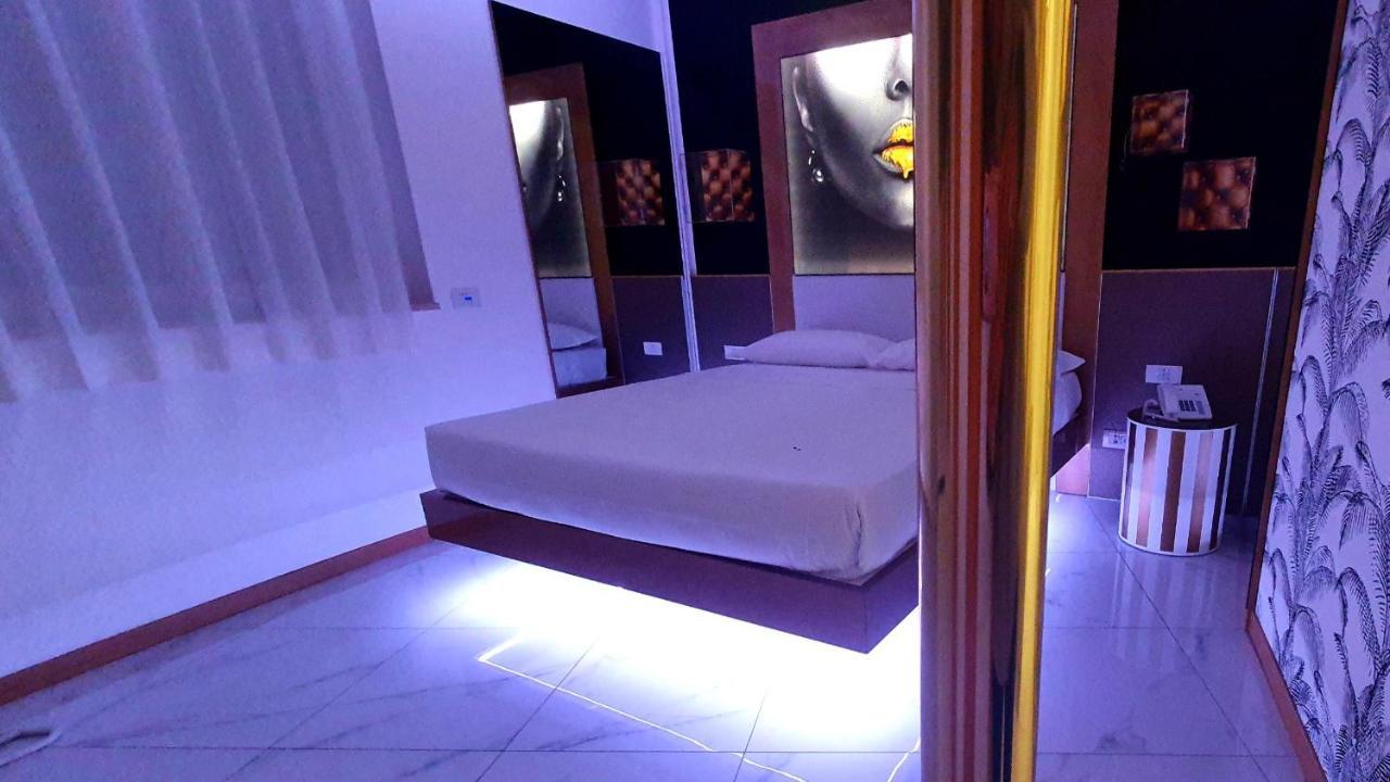 C rooms - Love Motel Monza Cinisello Balsamo Esterno foto